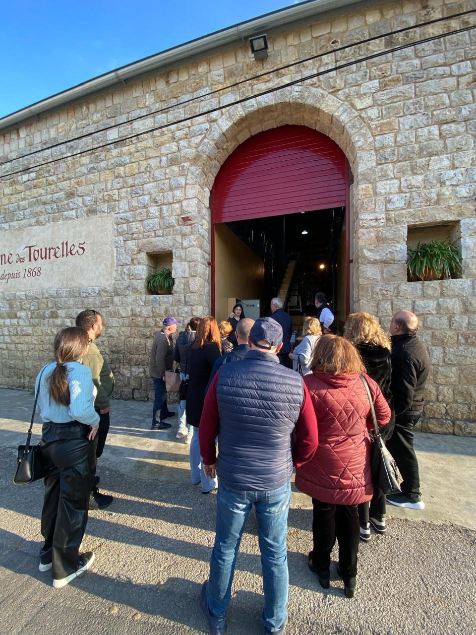 ddt wine tour 3.jpeg__PID:21c4da6b-8597-4363-a56e-c4aefa46d222